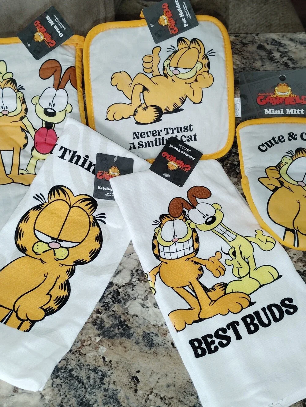 Garfield Yellow Cotton Kitchen Towel & Pot Holder Set New